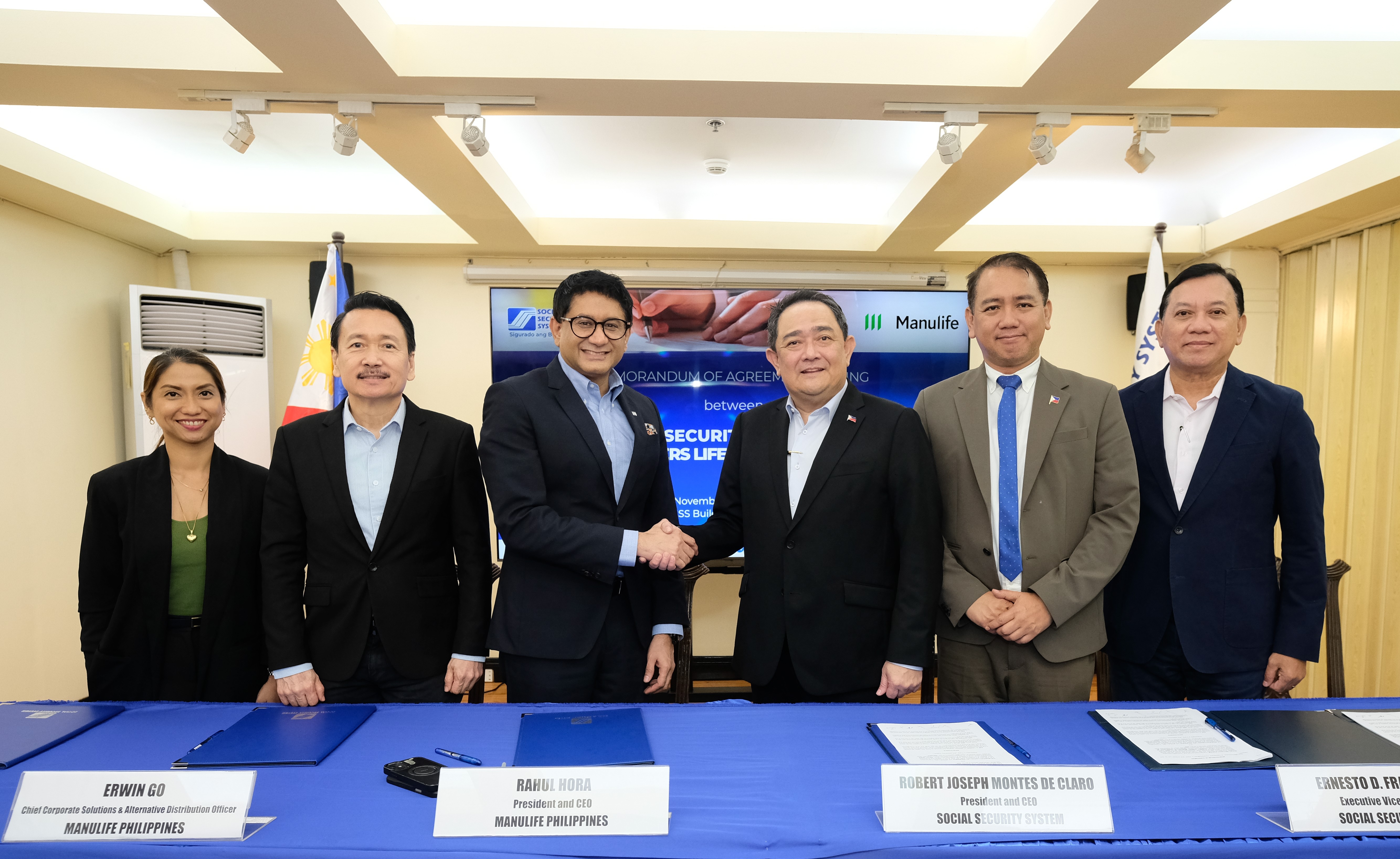 Manulife Philippines and SSS officials formalize their partnership to provide Group Credit Life Insurance coverage to pensioners who availed of the SSS Pension Loan Program
